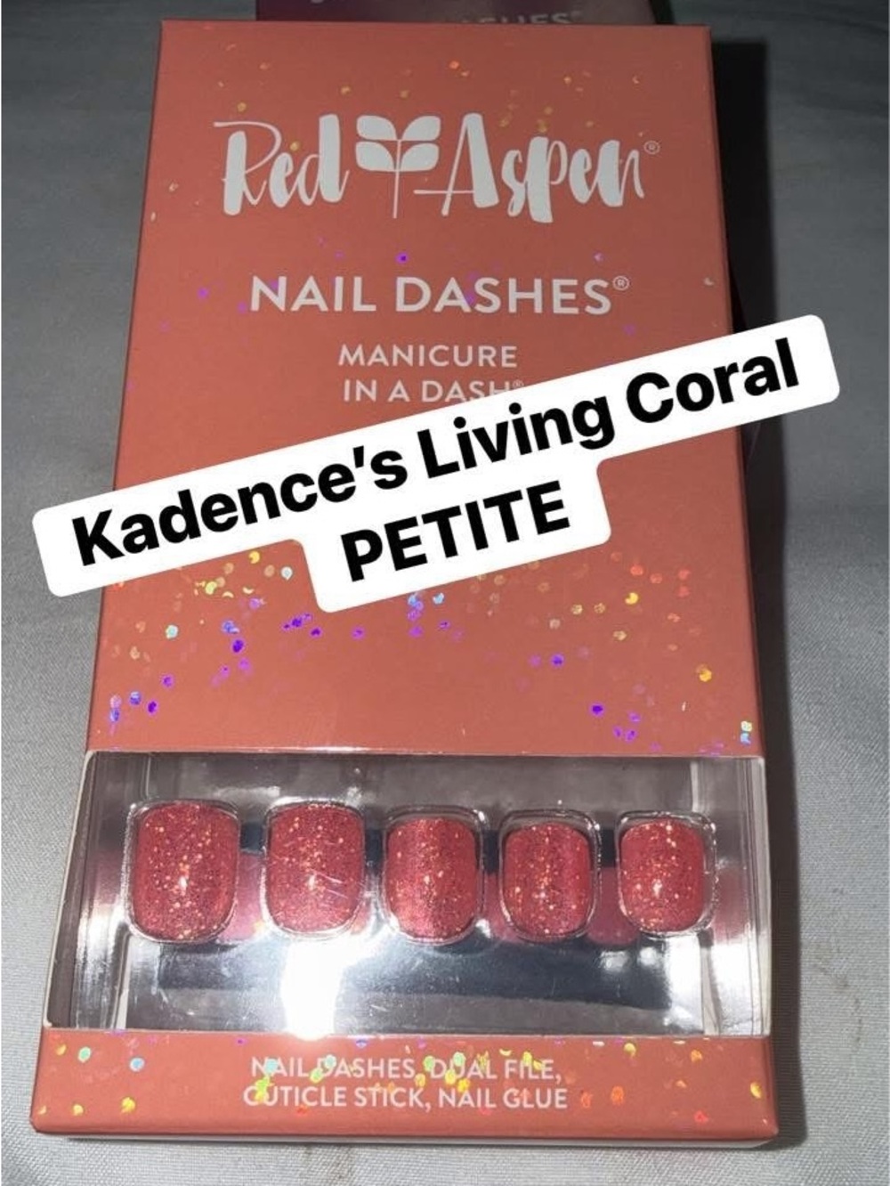 Red Aspen Press-On Nails - Picture 4 of 5
